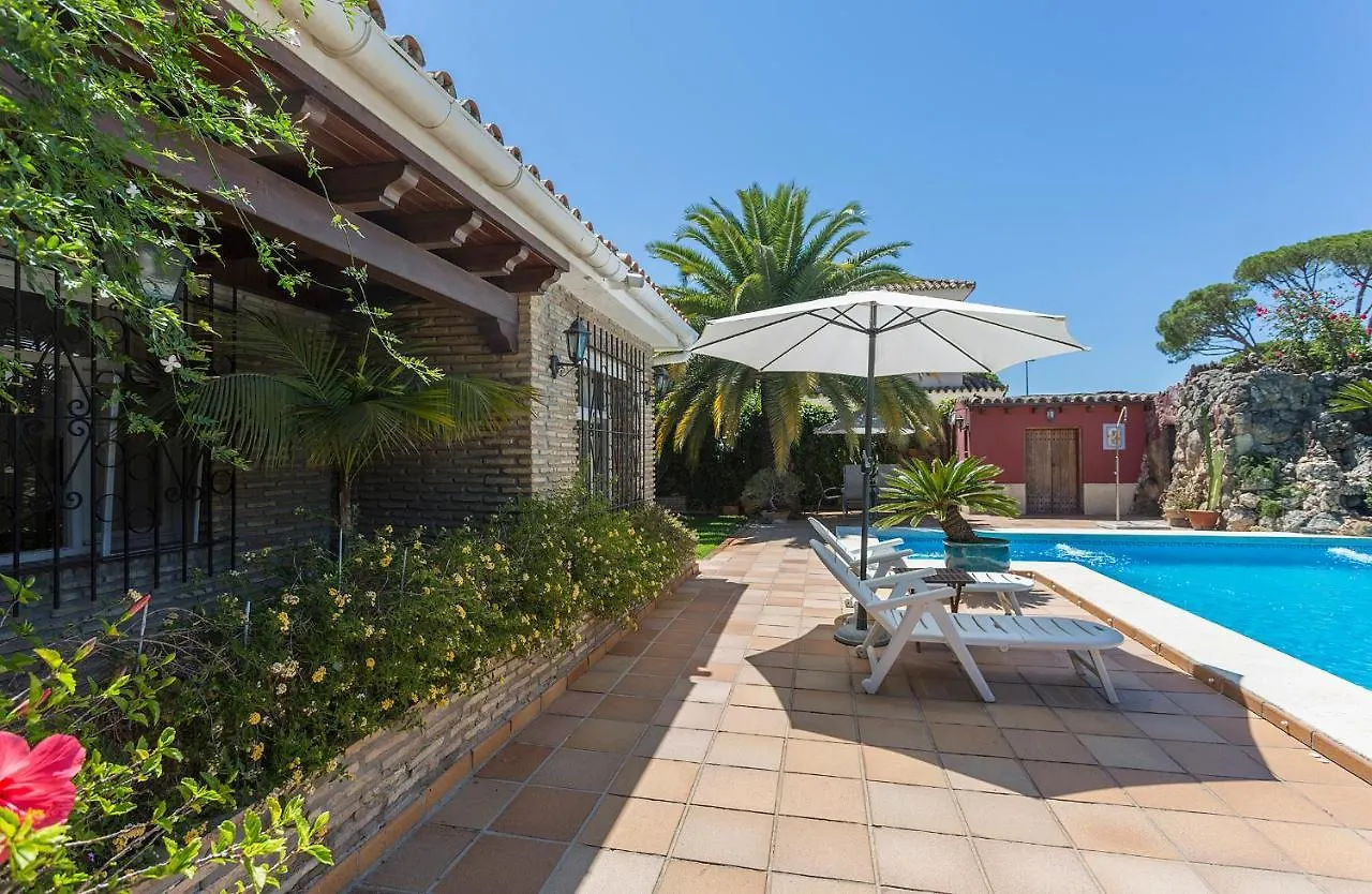 Holiday home Chalet 4 Rooms Piscina Privada Parking El Puerto de Santa Maria