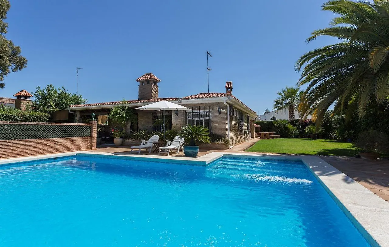 Chalet 4 Rooms Piscina Privada Parking location